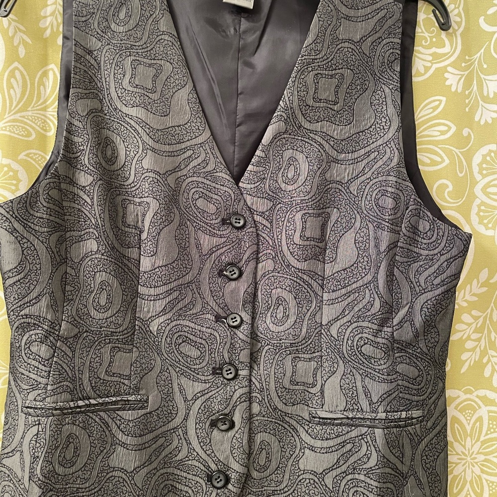 Vest- Stylish Gray Patterned